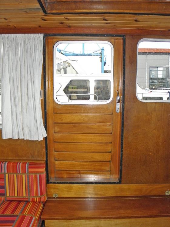 Saloon, Accommodation